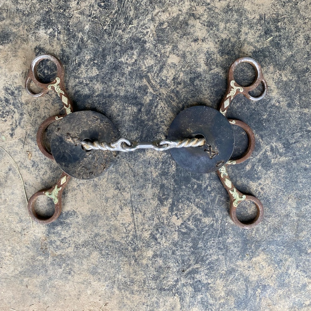 Sherry Cervi Diamond short shank twisted wire dog bone horse bit